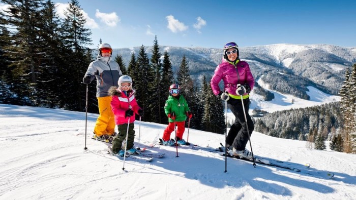 skifahren-familie-filzmoos-gross